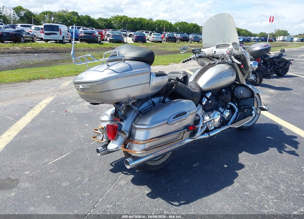 2005 YAMAHA XVZ13 TF VIN: JYAVP04E75A008116