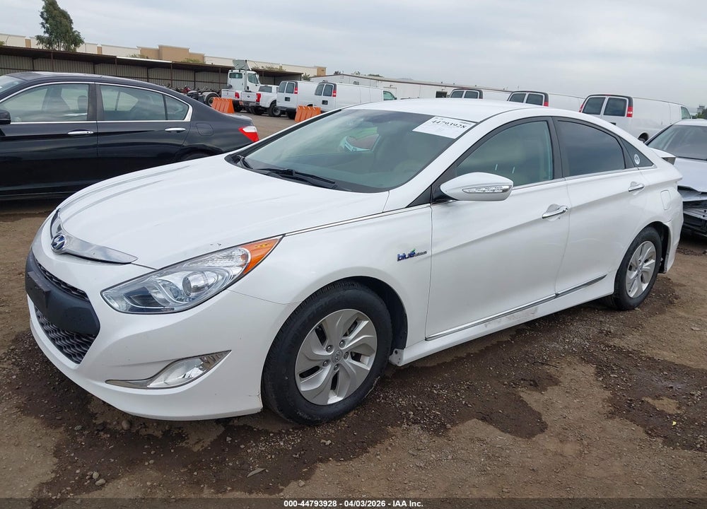 2015 HYUNDAI SONATA HYBRID VIN: KMHEC4A45FA139710