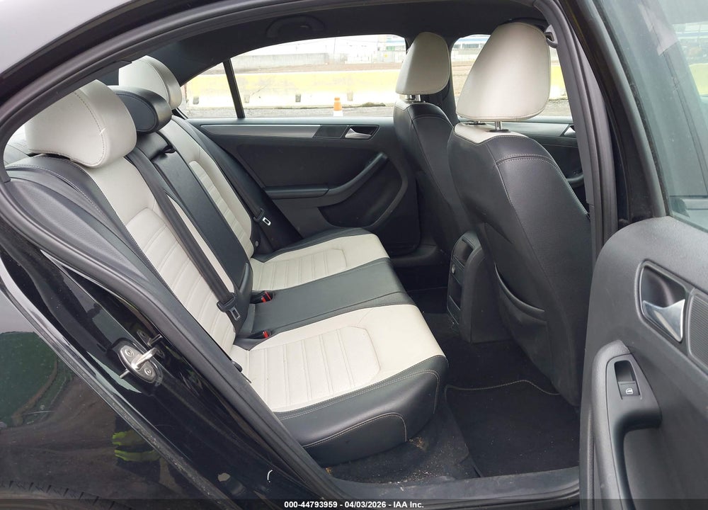 2016 VOLKSWAGEN JETTA 1.8T SPORT VIN: 3VWD17AJXGM303158
