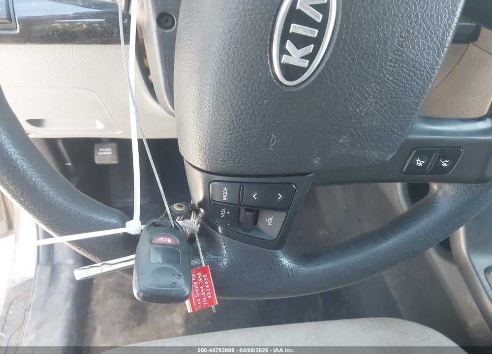 2011 KIA SORENTO LX VIN: 5XYKT3A13BG084255
