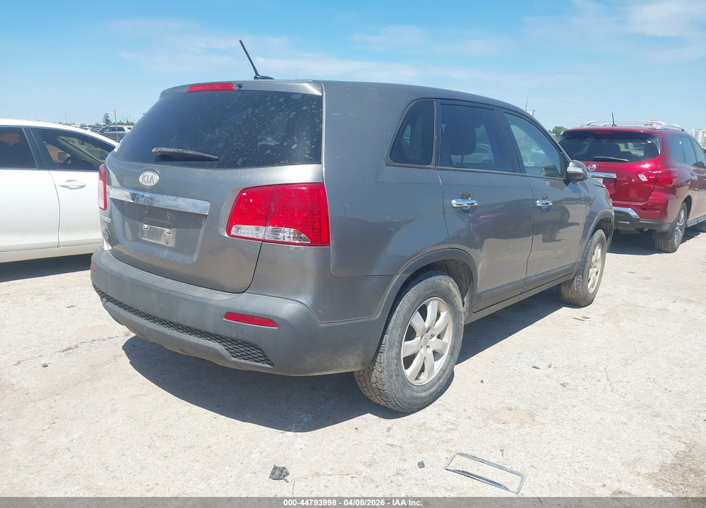 2011 KIA SORENTO LX VIN: 5XYKT3A13BG084255