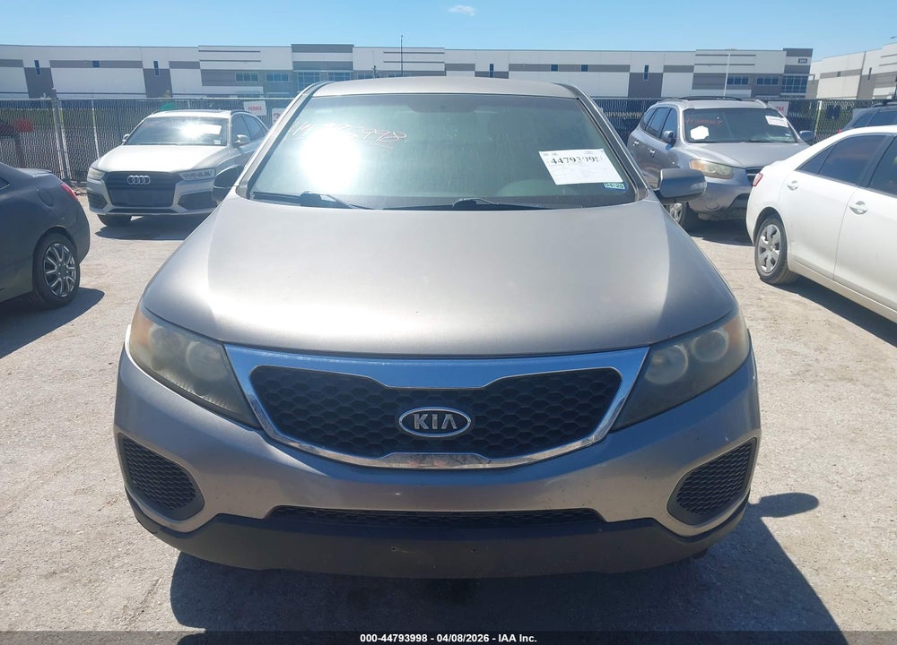 2011 KIA SORENTO LX VIN: 5XYKT3A13BG084255
