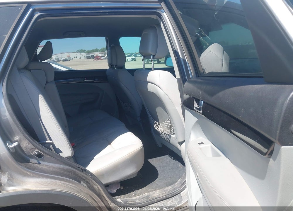 2011 KIA SORENTO LX VIN: 5XYKT3A13BG084255