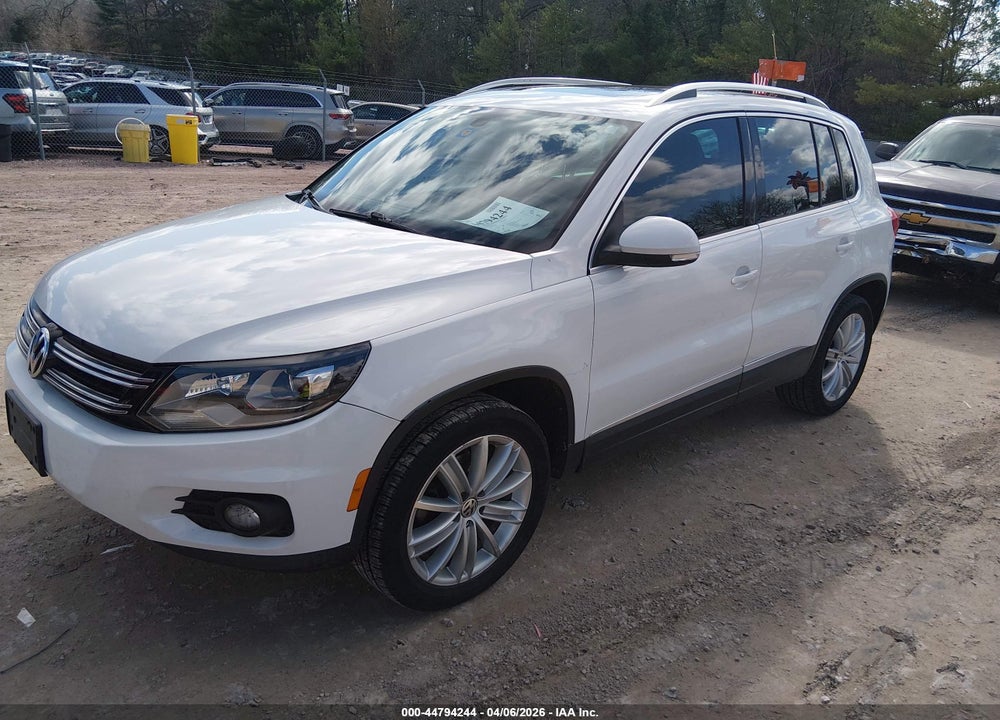 2016 VOLKSWAGEN TIGUAN SE VIN: WVGAV7AX9GW598084
