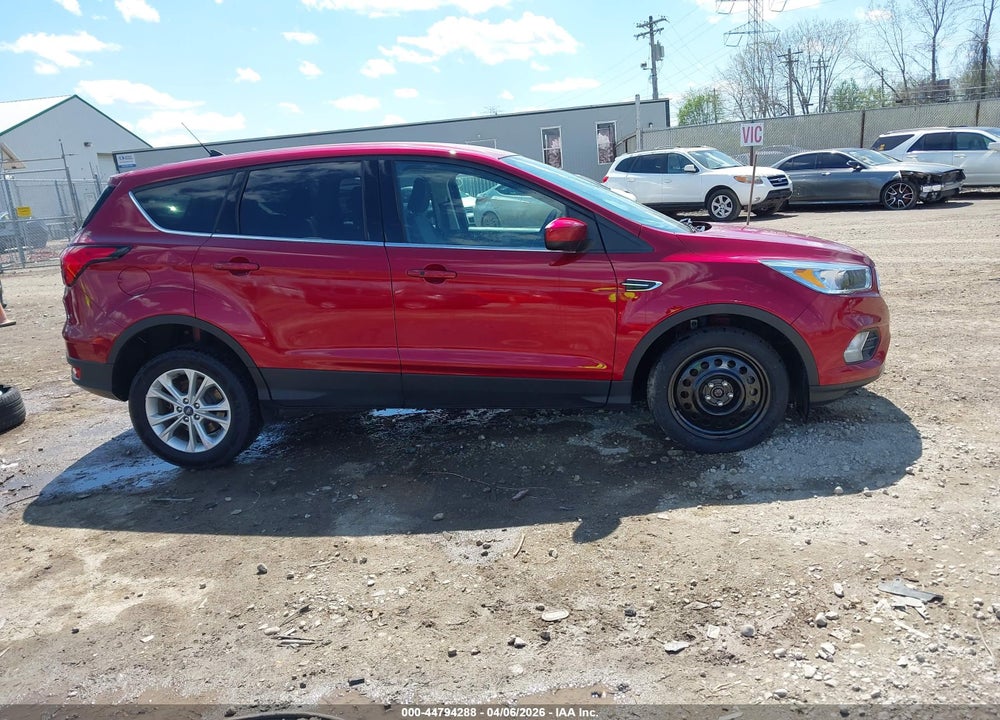2019 FORD ESCAPE SE VIN: 1FMCU0GD8KUC49583