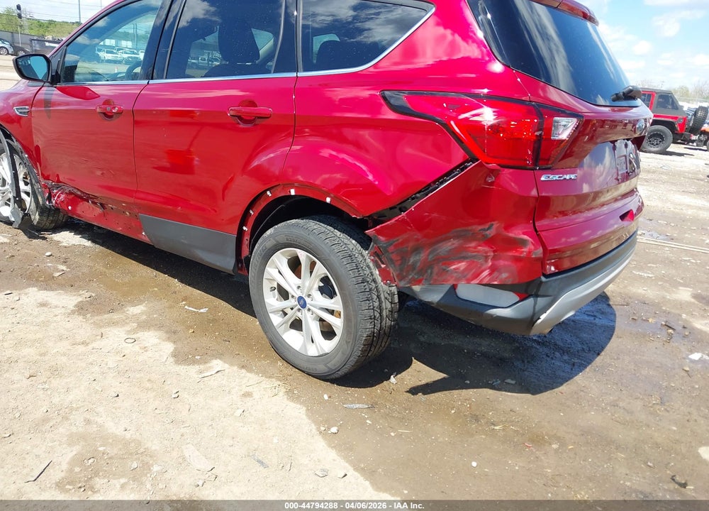 2019 FORD ESCAPE SE VIN: 1FMCU0GD8KUC49583