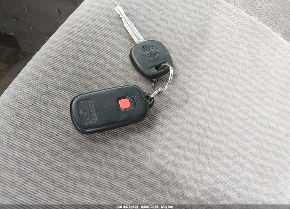 2005 TOYOTA COROLLA LE VIN: 1NXBR32E55Z434077