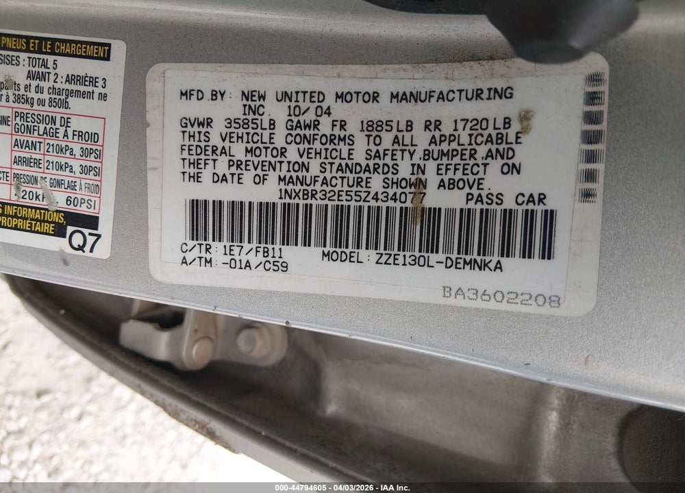 2005 TOYOTA COROLLA LE VIN: 1NXBR32E55Z434077