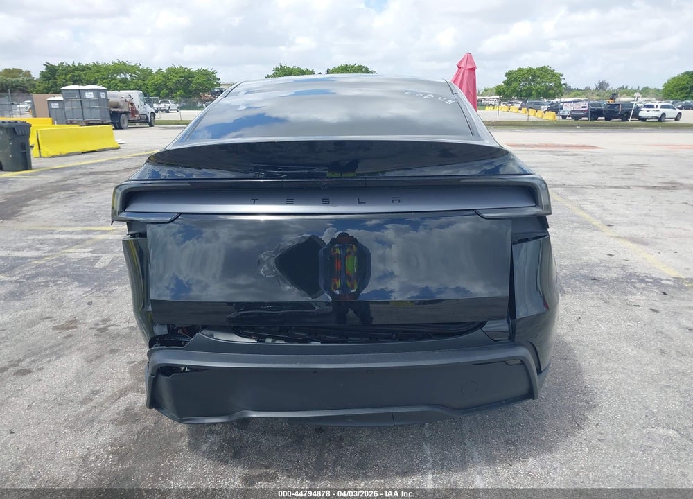 2026 TESLA MODEL Y PREMIUM REAR-WHEEL DRIVE/STANDARD REAR-WHEEL DRIVE VIN: 7SAYGDED6TF532931