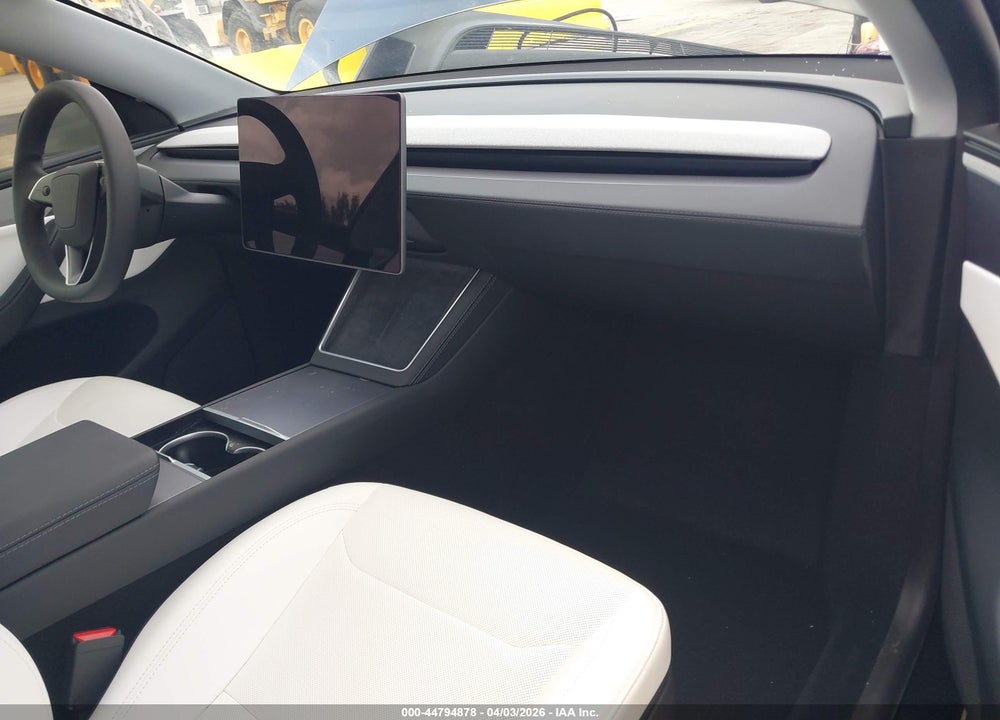 2026 TESLA MODEL Y PREMIUM REAR-WHEEL DRIVE/STANDARD REAR-WHEEL DRIVE VIN: 7SAYGDED6TF532931