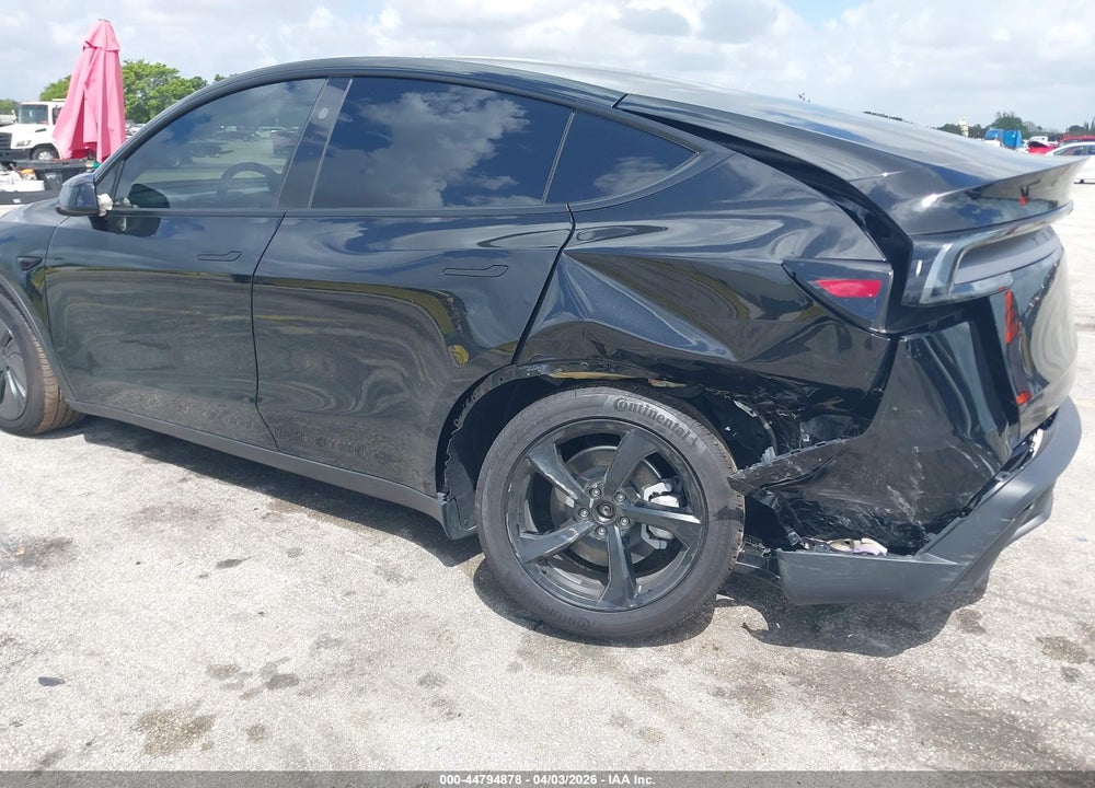 2026 TESLA MODEL Y PREMIUM REAR-WHEEL DRIVE/STANDARD REAR-WHEEL DRIVE VIN: 7SAYGDED6TF532931