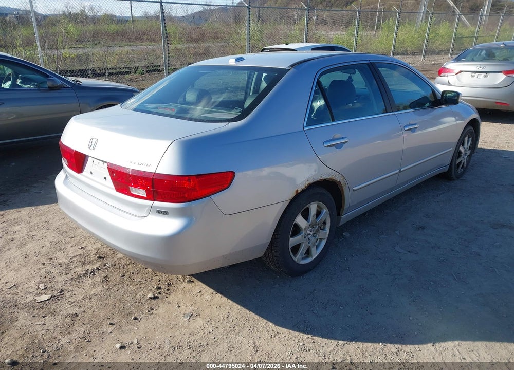 2005 HONDA ACCORD 3.0 EX VIN: 1HGCM66515A075428
