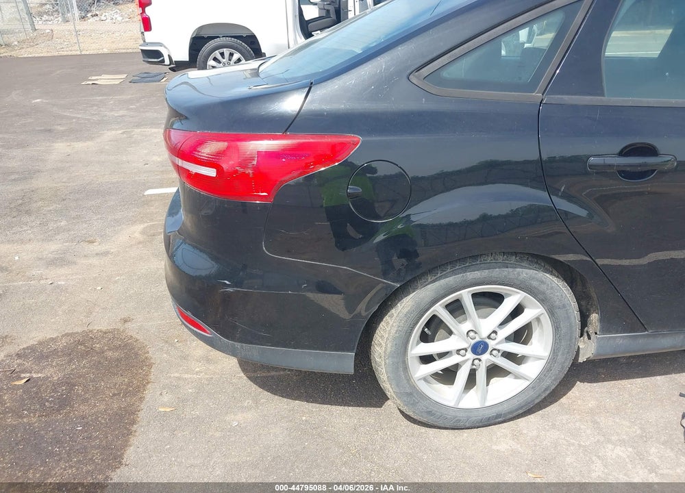 2016 FORD FOCUS SE VIN: 1FADP3F27GL247747