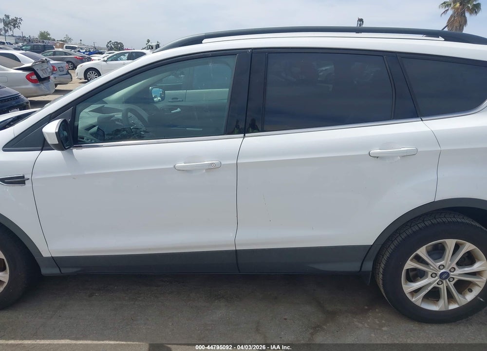 2018 FORD ESCAPE SE VIN: 1FMCU0GD8JUA85816