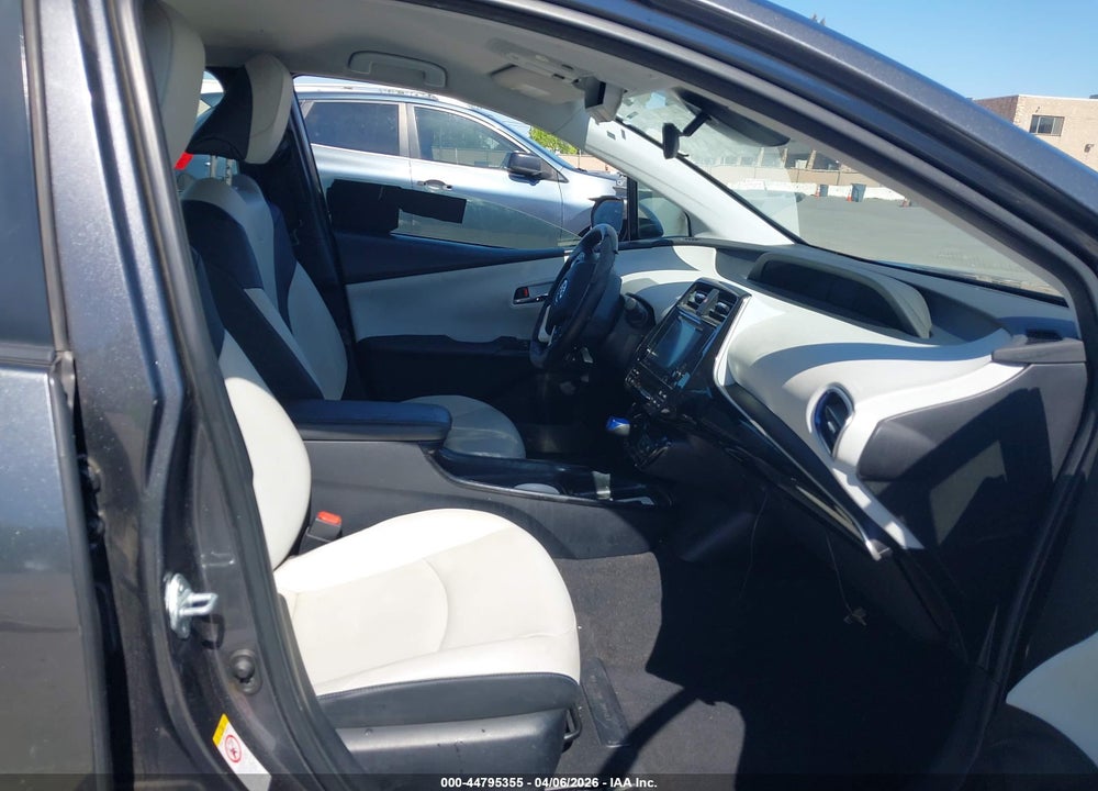 2016 TOYOTA PRIUS THREE TOURING VIN: JTDKARFU3G3016139