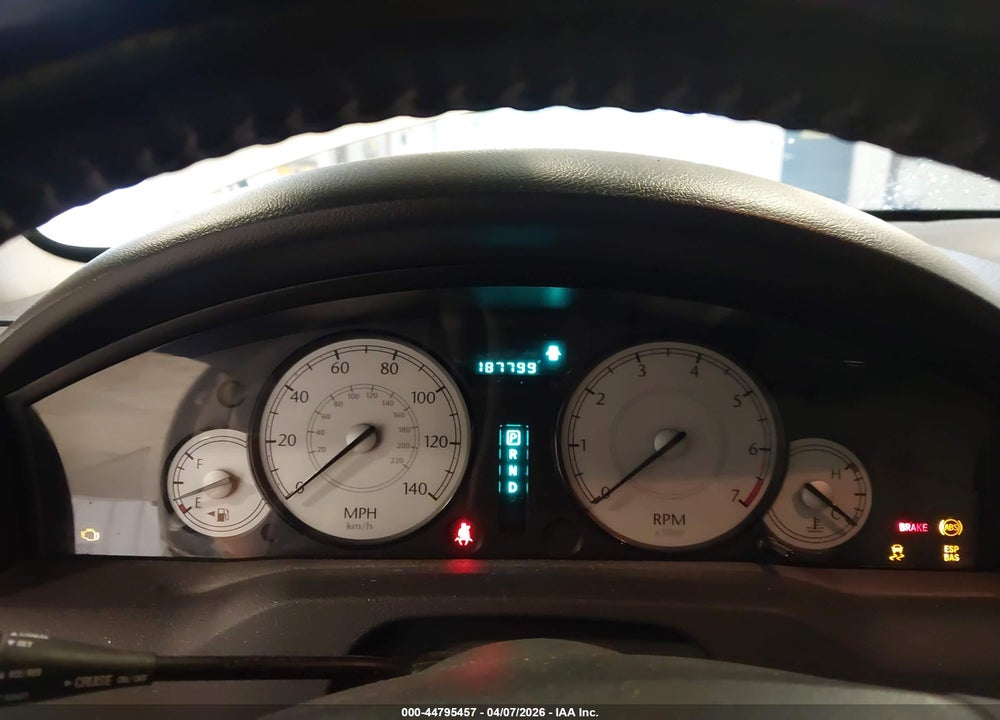 2006 CHRYSLER 300 TOURING VIN: 2C3KA53G16H226407
