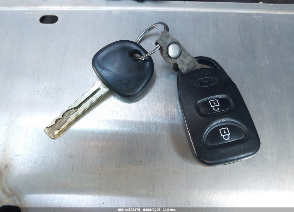 2014 HYUNDAI TUCSON SE VIN: KM8JUCAG5EU869873