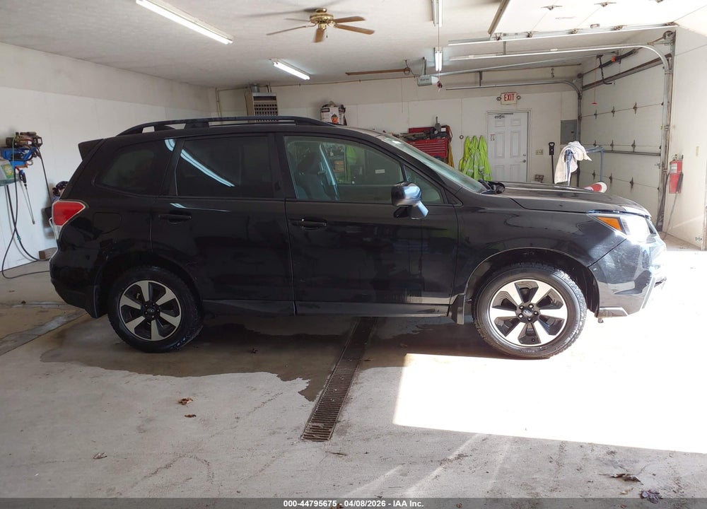 2018 SUBARU FORESTER 2.5I PREMIUM VIN: JF2SJAEC3JH602989