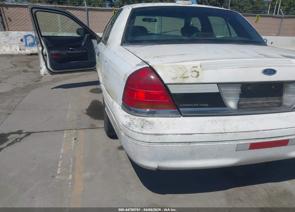 2002 FORD CROWN VICTORIA COMMERCIAL STANDARD VIN: 2FAFP72WX2X130281
