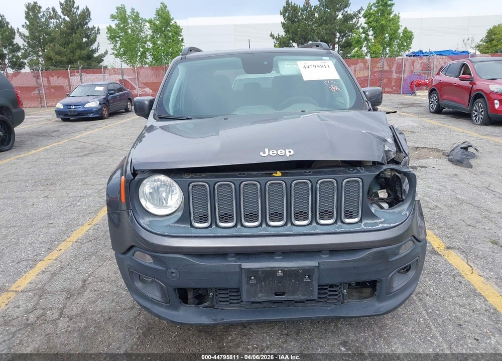 2018 JEEP RENEGADE LATITUDE FWD VIN: ZACCJABB1JPG92229