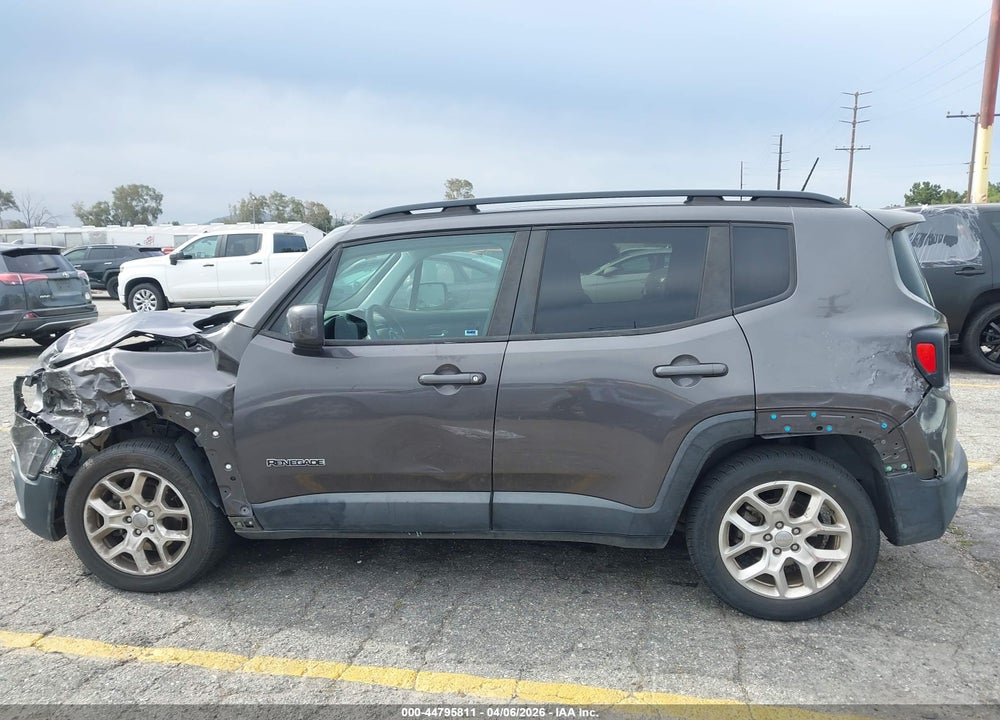 2018 JEEP RENEGADE LATITUDE FWD VIN: ZACCJABB1JPG92229