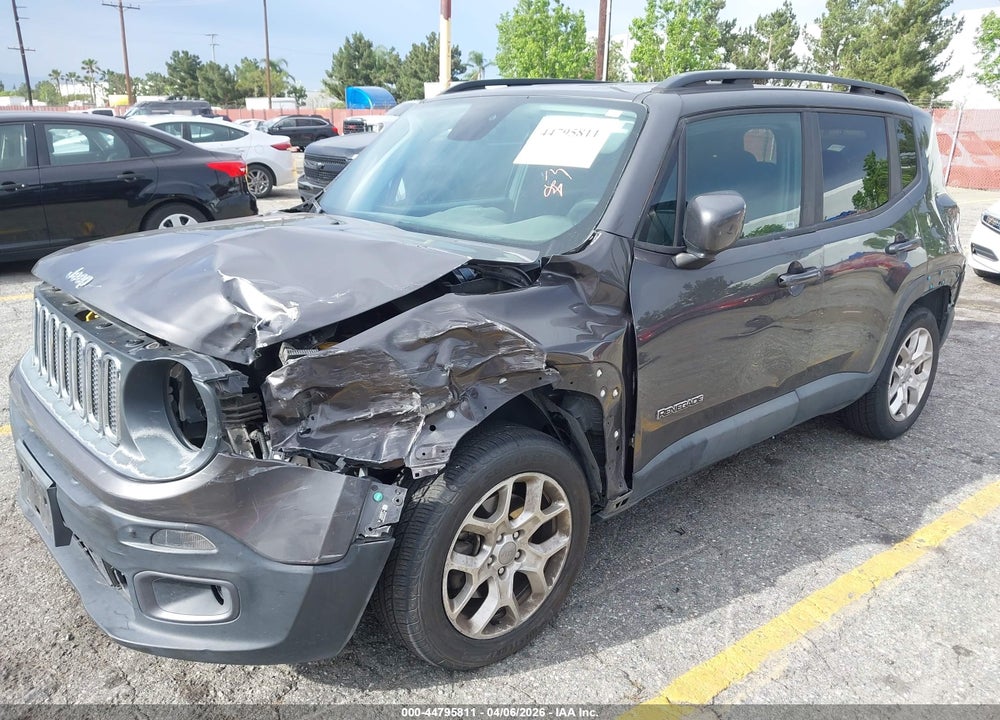 2018 JEEP RENEGADE LATITUDE FWD VIN: ZACCJABB1JPG92229