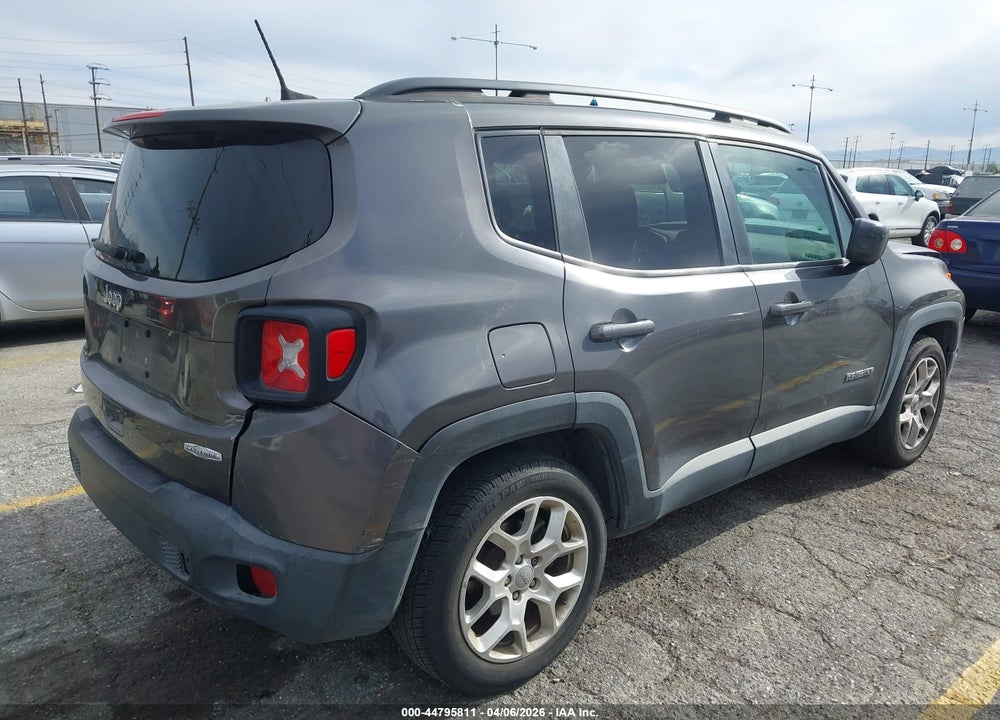 2018 JEEP RENEGADE LATITUDE FWD VIN: ZACCJABB1JPG92229