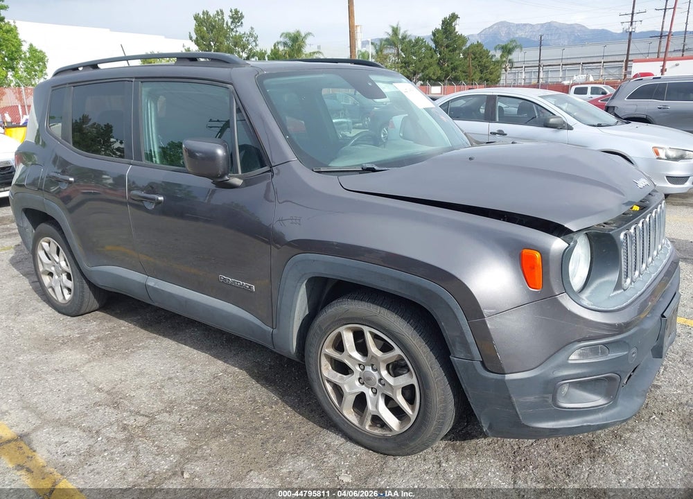 2018 JEEP RENEGADE LATITUDE FWD VIN: ZACCJABB1JPG92229