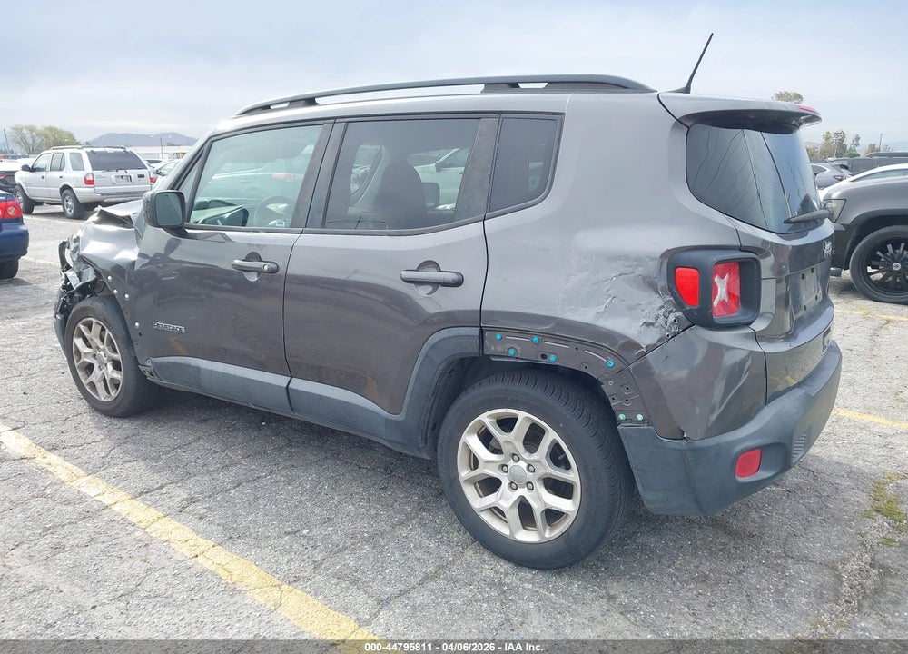 2018 JEEP RENEGADE LATITUDE FWD VIN: ZACCJABB1JPG92229
