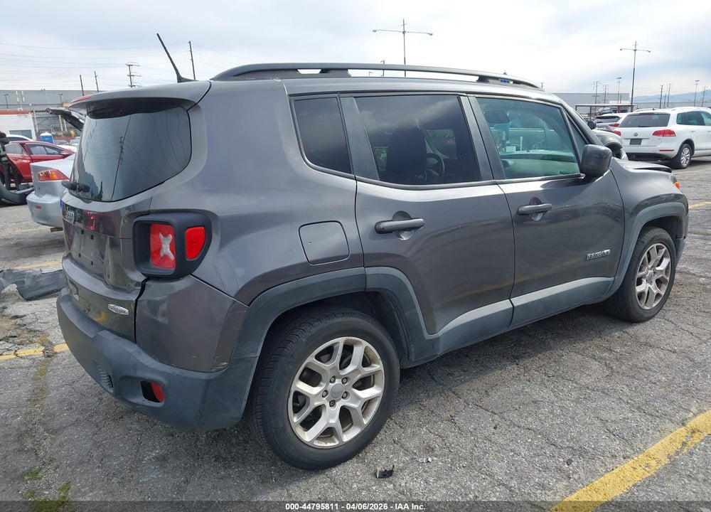 2018 JEEP RENEGADE LATITUDE FWD VIN: ZACCJABB1JPG92229