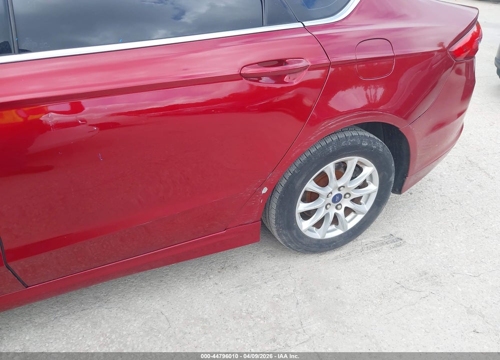 2018 FORD FUSION S VIN: 3FA6P0G72JR240067