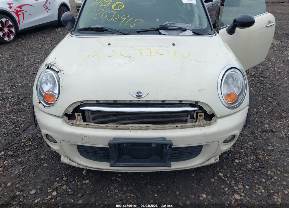 2013 MINI HARDTOP COOPER VIN: WMWSU3C50DT549365
