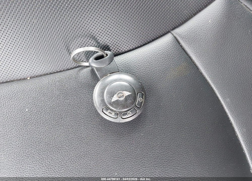 2013 MINI HARDTOP COOPER VIN: WMWSU3C50DT549365