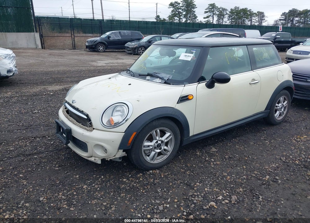 2013 MINI HARDTOP COOPER VIN: WMWSU3C50DT549365