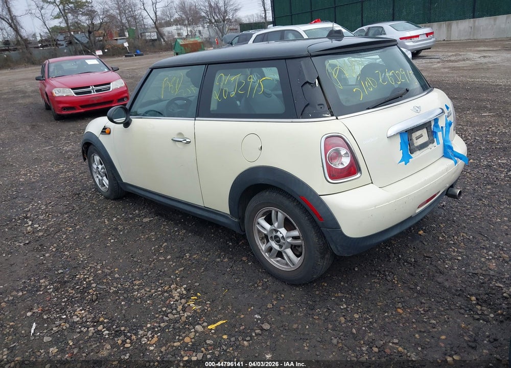 2013 MINI HARDTOP COOPER VIN: WMWSU3C50DT549365