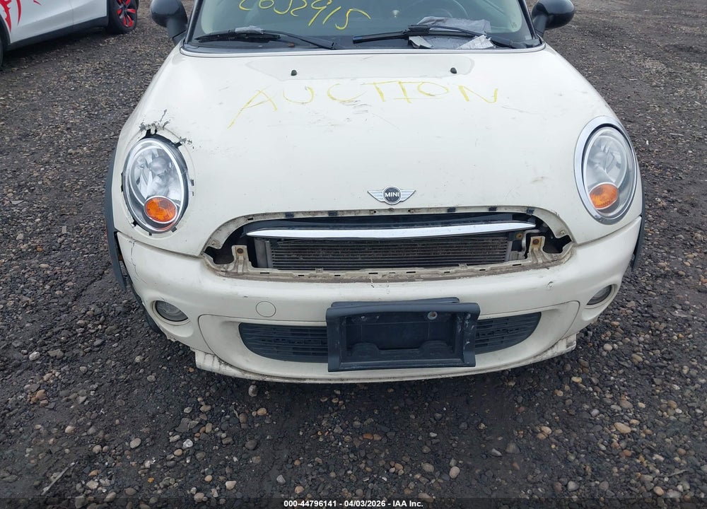 2013 MINI HARDTOP COOPER VIN: WMWSU3C50DT549365