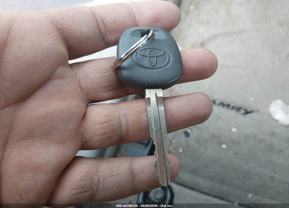 2010 TOYOTA CAMRY VIN: 4T1BF3EK8AU028203