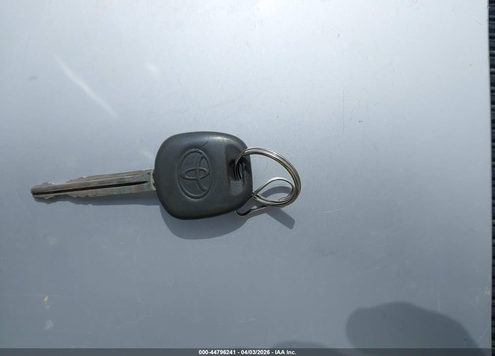 2005 TOYOTA SIENNA LE VIN: 5TDZA23C75S256498