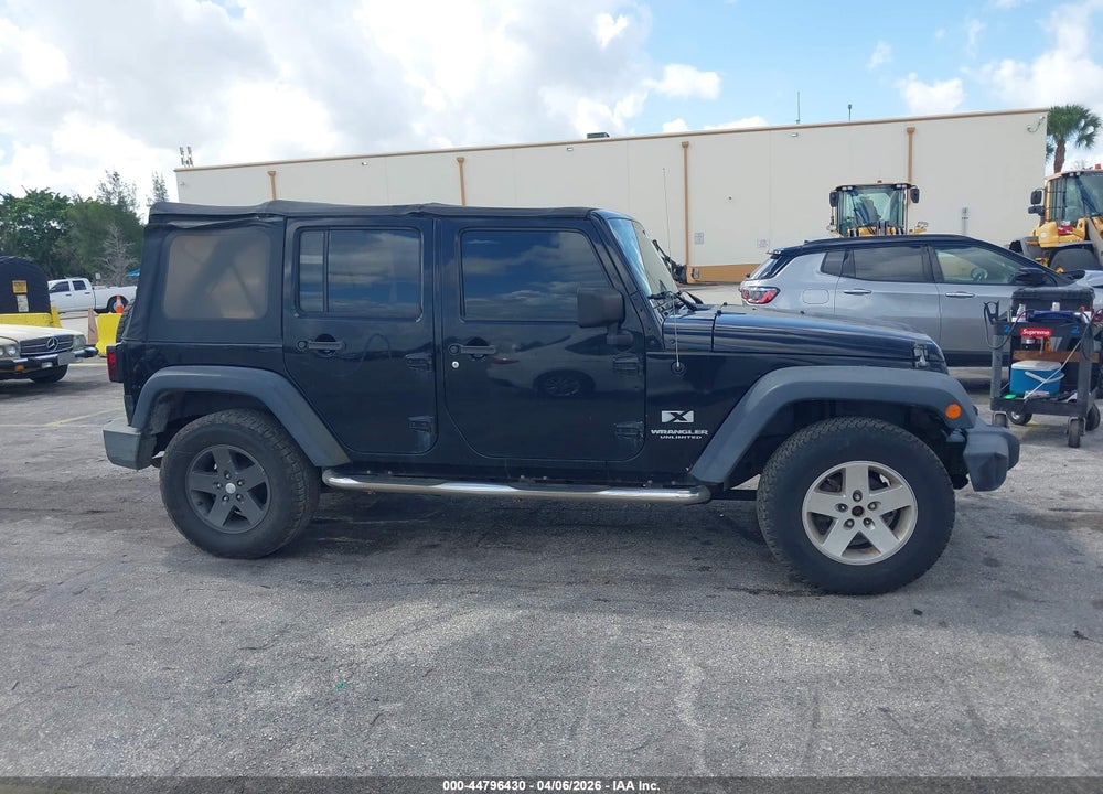 2007 JEEP WRANGLER UNLIMITED X VIN: 1J4GA39127L137551