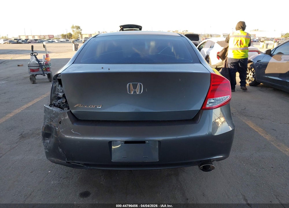 2011 HONDA ACCORD 2.4 EX VIN: 1HGCS1B72BA000717