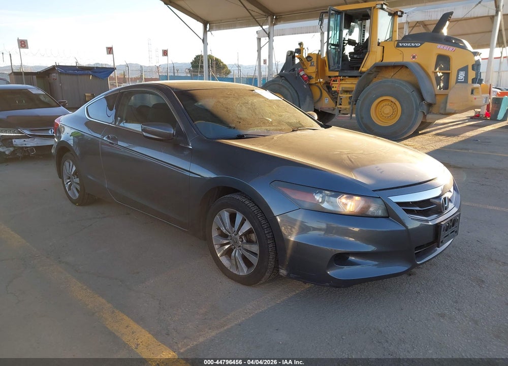 2011 HONDA ACCORD 2.4 EX VIN: 1HGCS1B72BA000717
