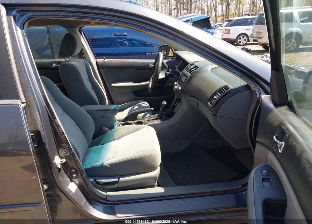 2005 HONDA ACCORD 2.4 LX VIN: 1HGCM564X5A185962