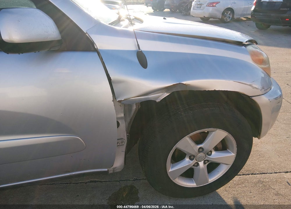 2005 TOYOTA RAV4 VIN: JTEGD20V750074108