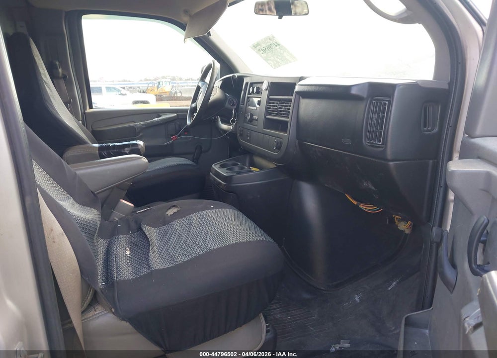 2008 CHEVROLET EXPRESS WORK VAN VIN: 1GCGG25C581181384