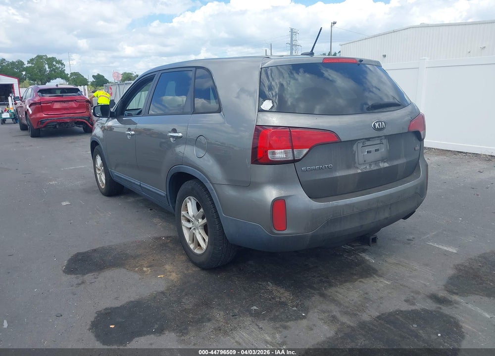 2014 KIA SORENTO LX VIN: 5XYKT3A6XEG472812