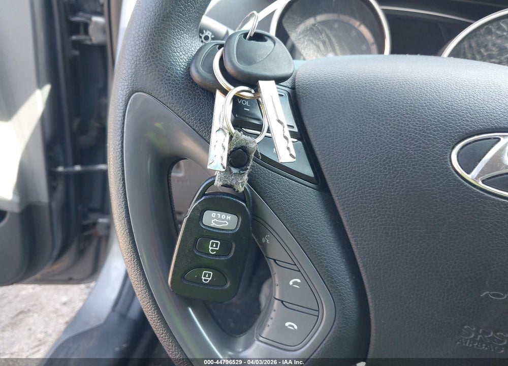 2014 HYUNDAI SONATA GLS VIN: 5NPEB4AC5EH865217