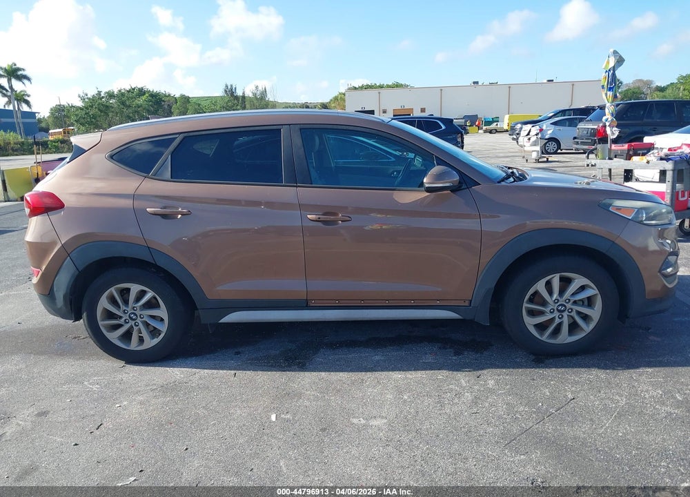 2017 HYUNDAI TUCSON SE PLUS VIN: KM8J33A43HU412847