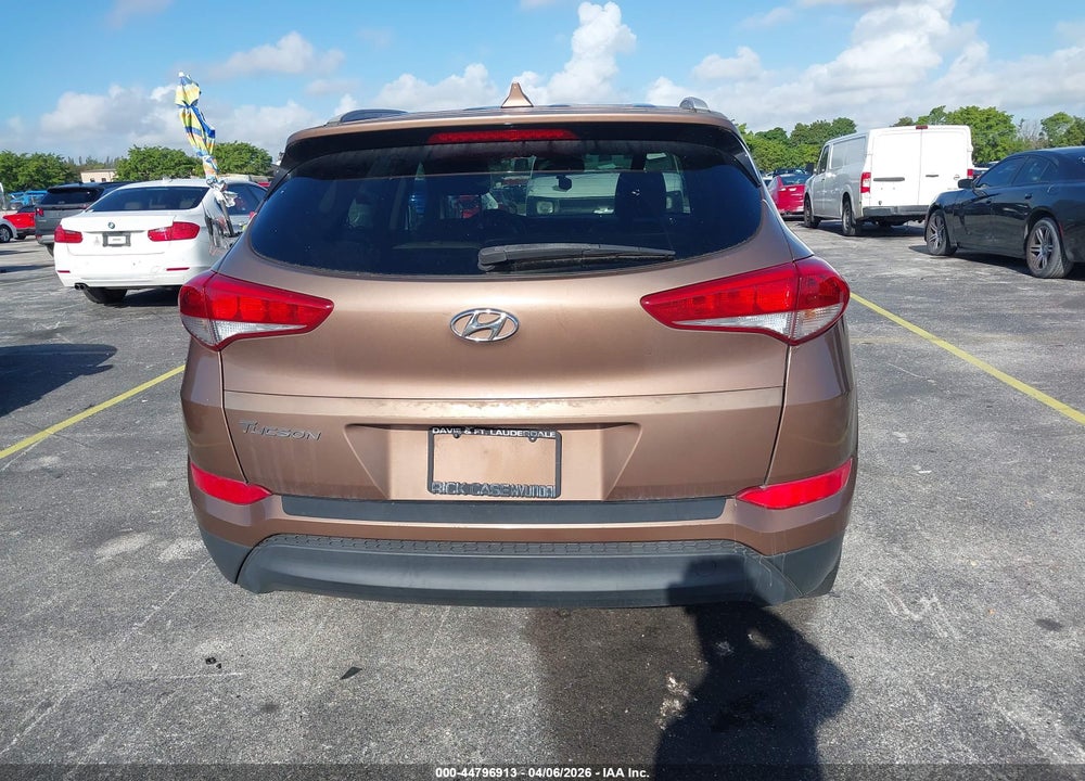 2017 HYUNDAI TUCSON SE PLUS VIN: KM8J33A43HU412847