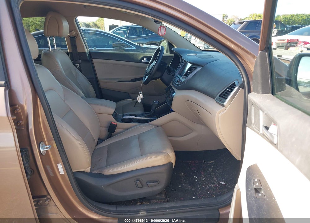 2017 HYUNDAI TUCSON SE PLUS VIN: KM8J33A43HU412847