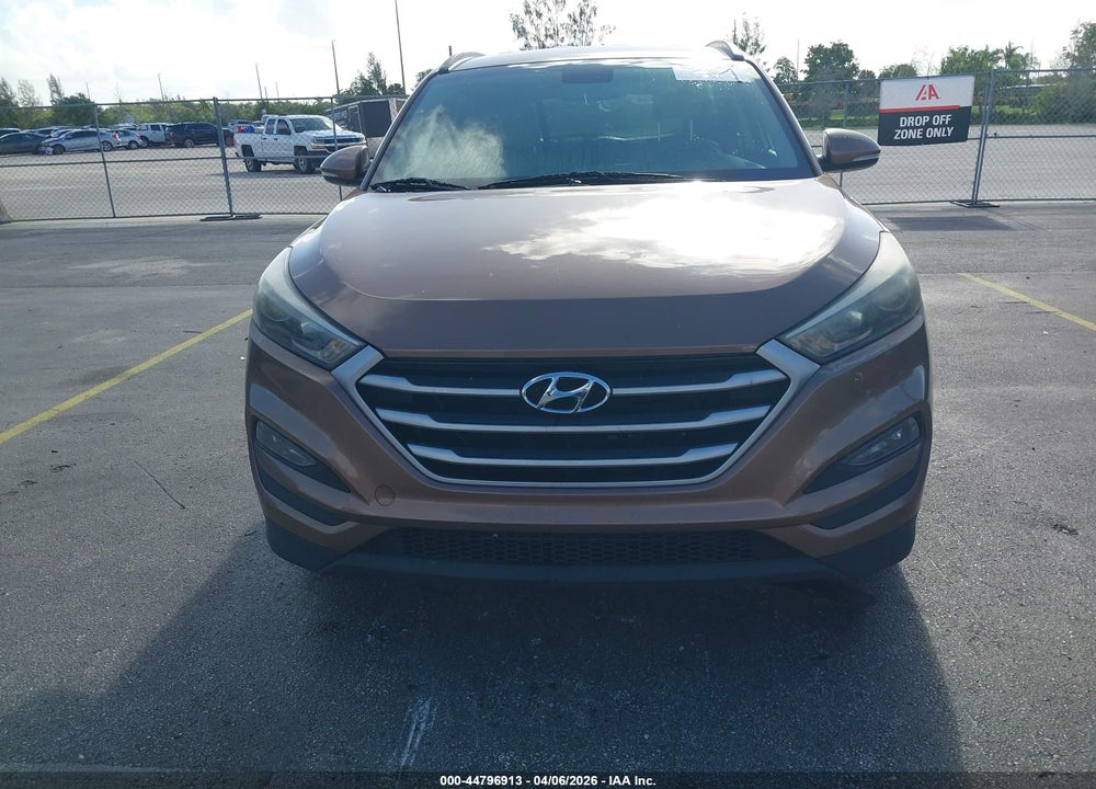 2017 HYUNDAI TUCSON SE PLUS VIN: KM8J33A43HU412847